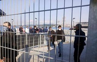 Kabataş iskelesinden denize atlayan şahıs hayatını...