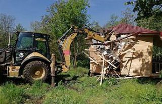 Kaçak yapılar bir bir ortadan kaldırılıyor
