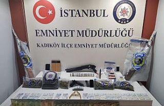 Kadıköy’de silahlı kavgaya karışan 8 zanlı...