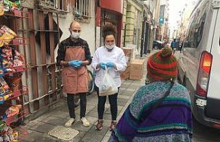 Kadıköy’de usta aşçı ve şefler, yaşlılara...