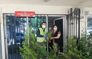 Kadın muhtarlara Anneler Günü sürprizi