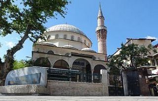 Kalacak yeri olmadığı için sığındığı camide...