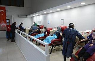 Kan bağışı kampanyasına İmam Hatip Okullarından...