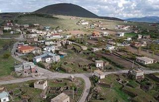 Karantina altındaki köy drone ile kontrol ediliyor