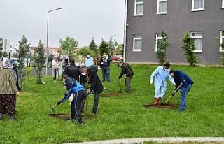 Karantina anısına fidanları toprakla buluşturdular