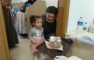 Karantinada bulunan 3 yaşındaki Elif Naz’a sürpriz...