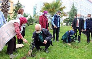 Karantinadaki vatandaşlar fidanlarla uğurlandı
