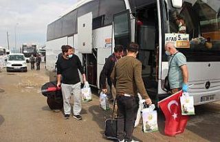 Karantinadakilere davullu zurnalı uğurlama