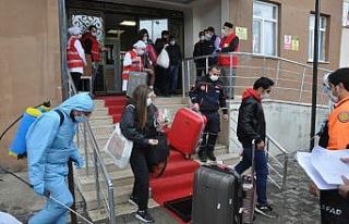 Kars’ta karantina süreleri dolan 103 kişi memleketlerine...