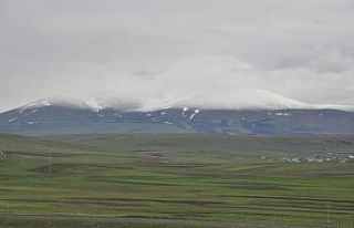 Kars’ta yüksek kesimlere kar yağdı