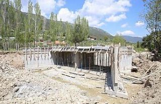 Kaş Belediyesi yeni köprü yapıyor