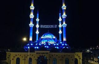 Kayı Boyu Camii mahyasına "Evde Kal Bilecik"...