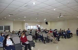 Kaymakam Demir, berber ve kadın kuaförleri ile bir...