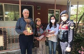 Kaymakam Kaya şehit annelerinin günlerini kutladı