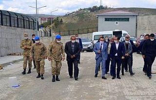Kaymakam Kaykaç, ilçede yapımı devam eden tesisleri...