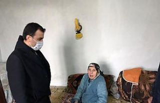 Kaymakam Koşal, şehit annesini ve 102 yaşındaki...