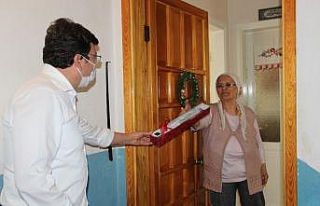 Kaymakam Şahin, annelerin gönlünü aldı