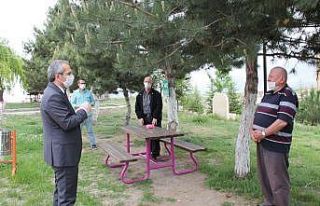 Kaymakamdan karantina altındaki çocuğa bisiklet