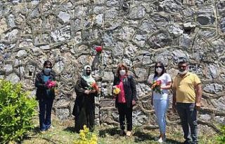 Kazada ölen anneler unutulmadı