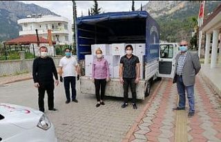 Kemer’de 6 bin gıda paketi dağıtıldı