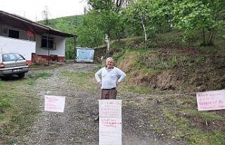 Kendisini ve eşini karantinaya aldı