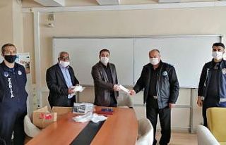 Kilis’te maske dağıtımı sürüyor