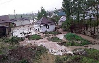 Kırgızistan’da şiddetli yağış sonrası sel...