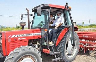 Kırkağaç Kavunu tohumu toprakla buluştu