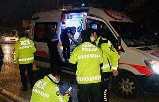 Kırmızı ışıkta geçen otomobil sürücüsü...