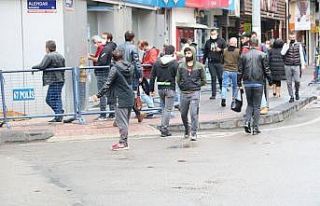Kısıtlama sonrası cadde ve sokaklarda yoğunluk...