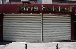 Kısıtlamanın başlamasıyla birlikte market ve...
