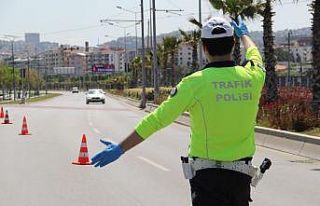Kısıtlamanın ilk gününde İzmir polisi göz açtırmadı