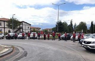 Kızılay gönüllüleri yardım için sahada