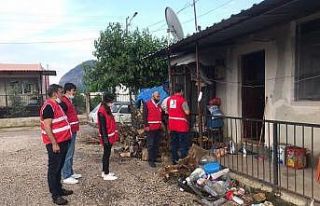 Kızılay, Kozan’da vatandaşı yalnız bırakmıyor