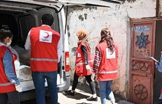 Kızılay’dan ihtiyaç sahiplerine ramazan kolisi