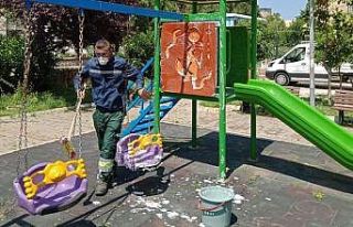 Konak’ta parklar çocuklar için hazırlanıyor