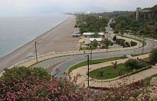 Konyaaltı Sahili yaz sezonuna hazırlanıyor