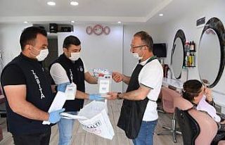 Konyaaltı’nda berber ve kuaförlere sağlık kiti
