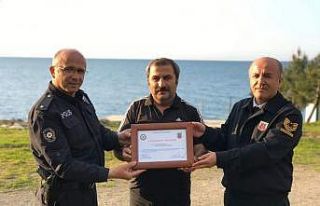 Korana virüsle mücadeleye önemli destek veren muhtara...