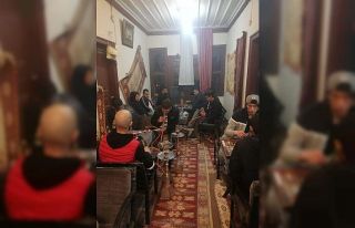 Korona da neymiş...Salgına rağmen nargile partisine...