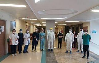 Korona tedavisi gören hastalara ‘Anneler Günü’...