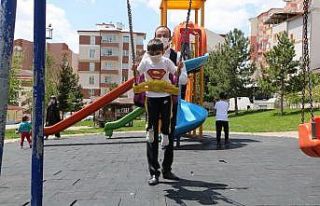 Korona virüsü babasıyla birlikte yenmişti, iznin...