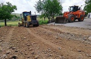 Köy yollarının genişletme çalışmaları başladı