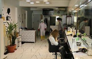 Kuaför ve berber dükkanları dezenfekte edildi