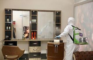 Küçükçekmece’de berber ve kuaförler dezenfekte...