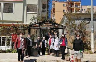 Kuşadası Vefa Grubu yaşlıları ziyaret etti