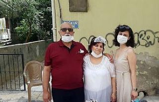 Kuşadası’nda 65 yaş üstü bandolu evlilik yıldönümü...