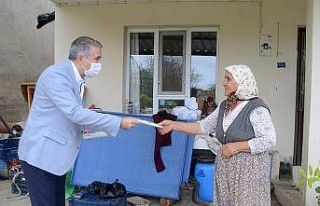 Kuşadası’nda üretilen maskeler vatandaşlara...