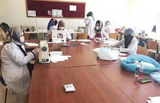 Kütahya HEM’de maske üretimi devam ediyor