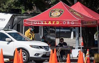 Los Angelas’ta isteyen herkes korona testi yaptırabiliyor